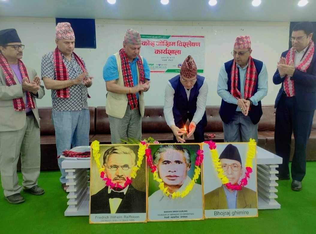 सुशासनमा जोड दिदैं 'साकोस जोखिम विश्लेषण कार्यशाला' धनगढीमा सम्पन्न    