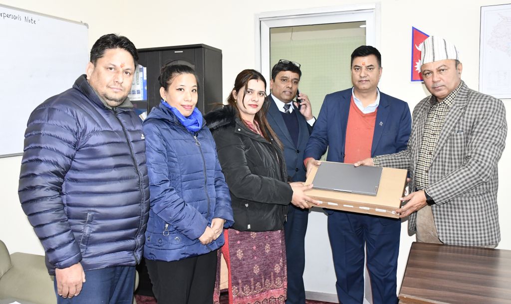 सदस्यको दुःखमा नेफ्स्कूनको साथ